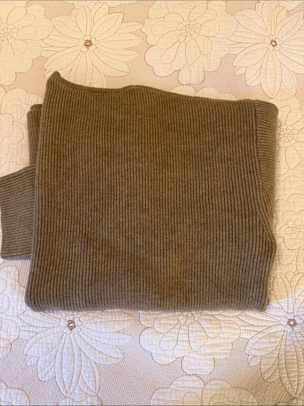 Classic oversized Ribbed Button Cardigan - Picture 6 of 6